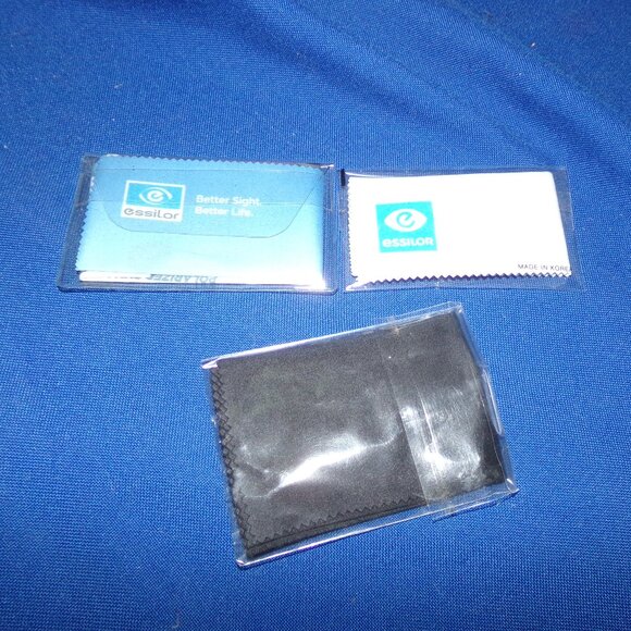 New! Set of 3 Eye Glasses Cleaning Polishing Cloths - Unopened Plastic Wrapped - Picture 2 of 4